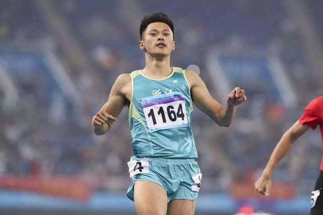 关于日本运动员刷新个人最佳，连夺两金的信息